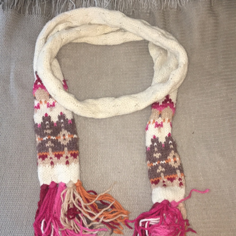 Hollister scarf